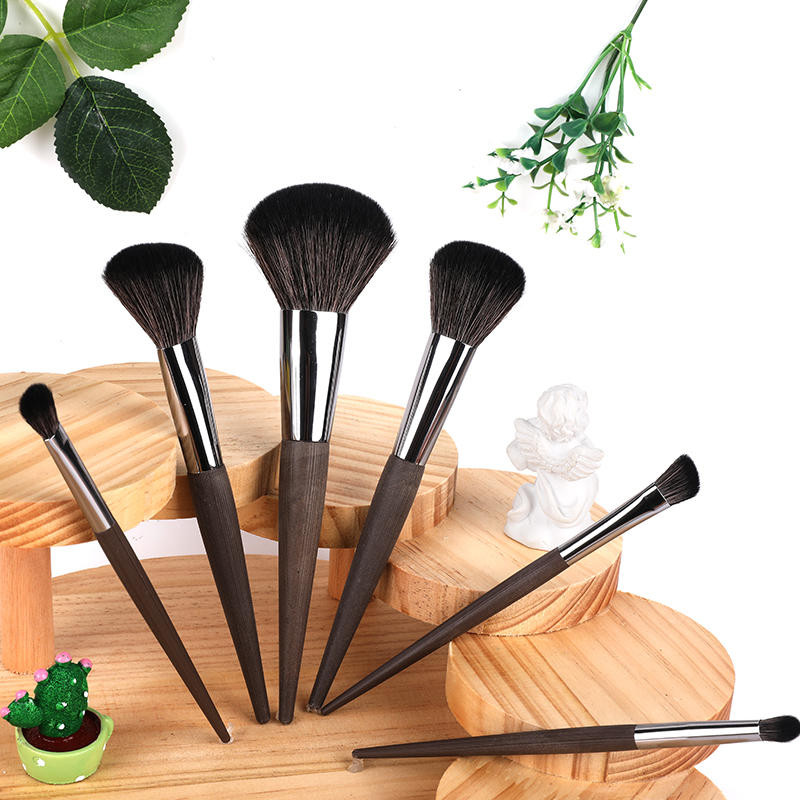 What Are The Material Options For The Sustainable Eco Friendly Makeup Brush Set?
